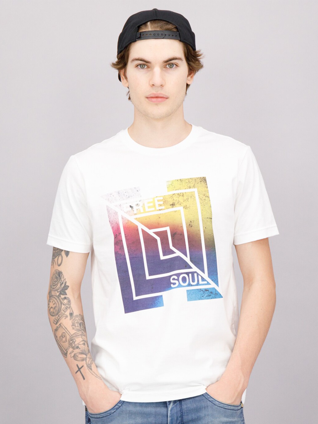 

FREESOUL Men White & Blue Pure Cotton Printed T-shirt