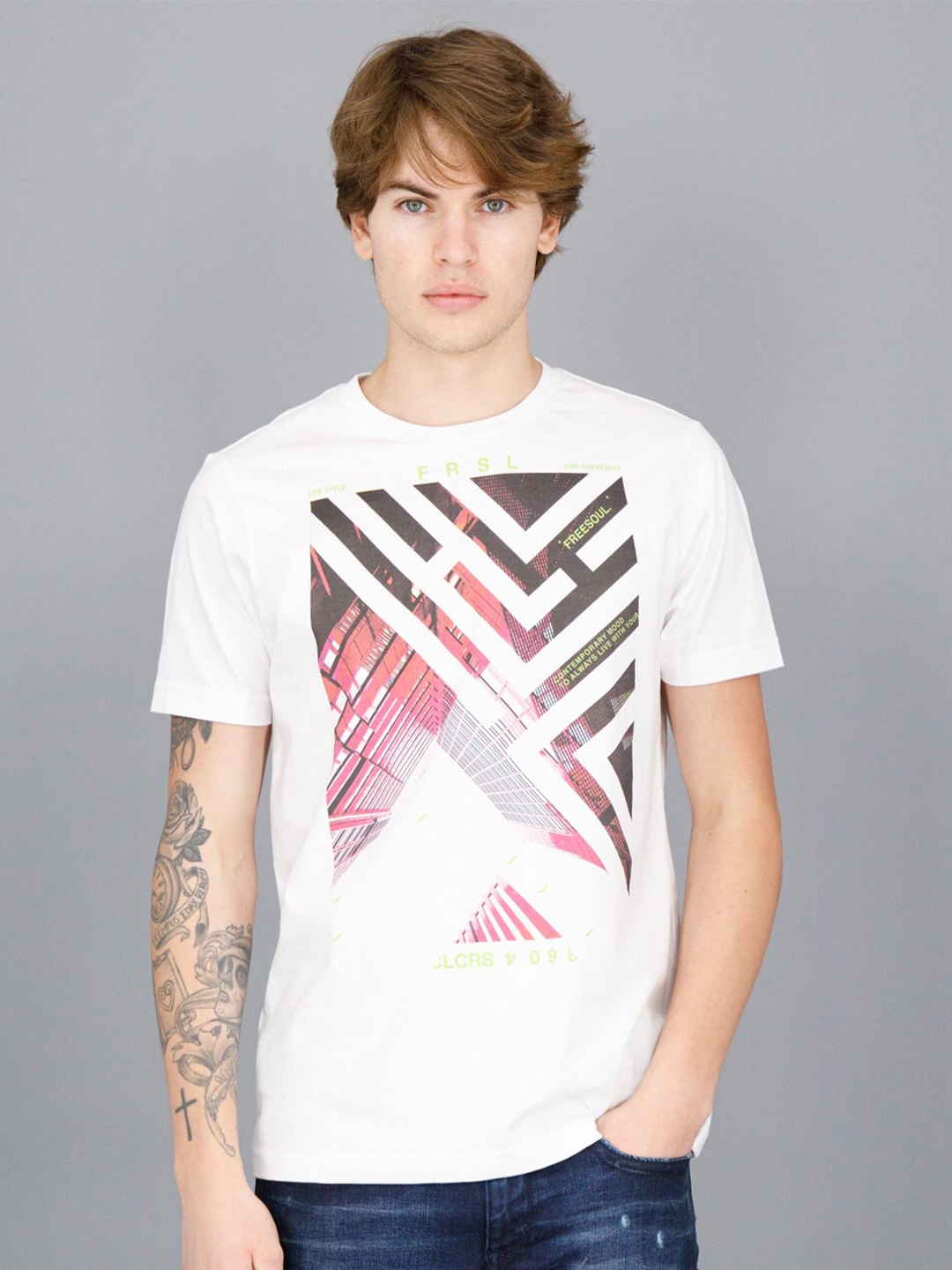 

FREESOUL Men White & Pink Pure Cotton Printed T-shirt