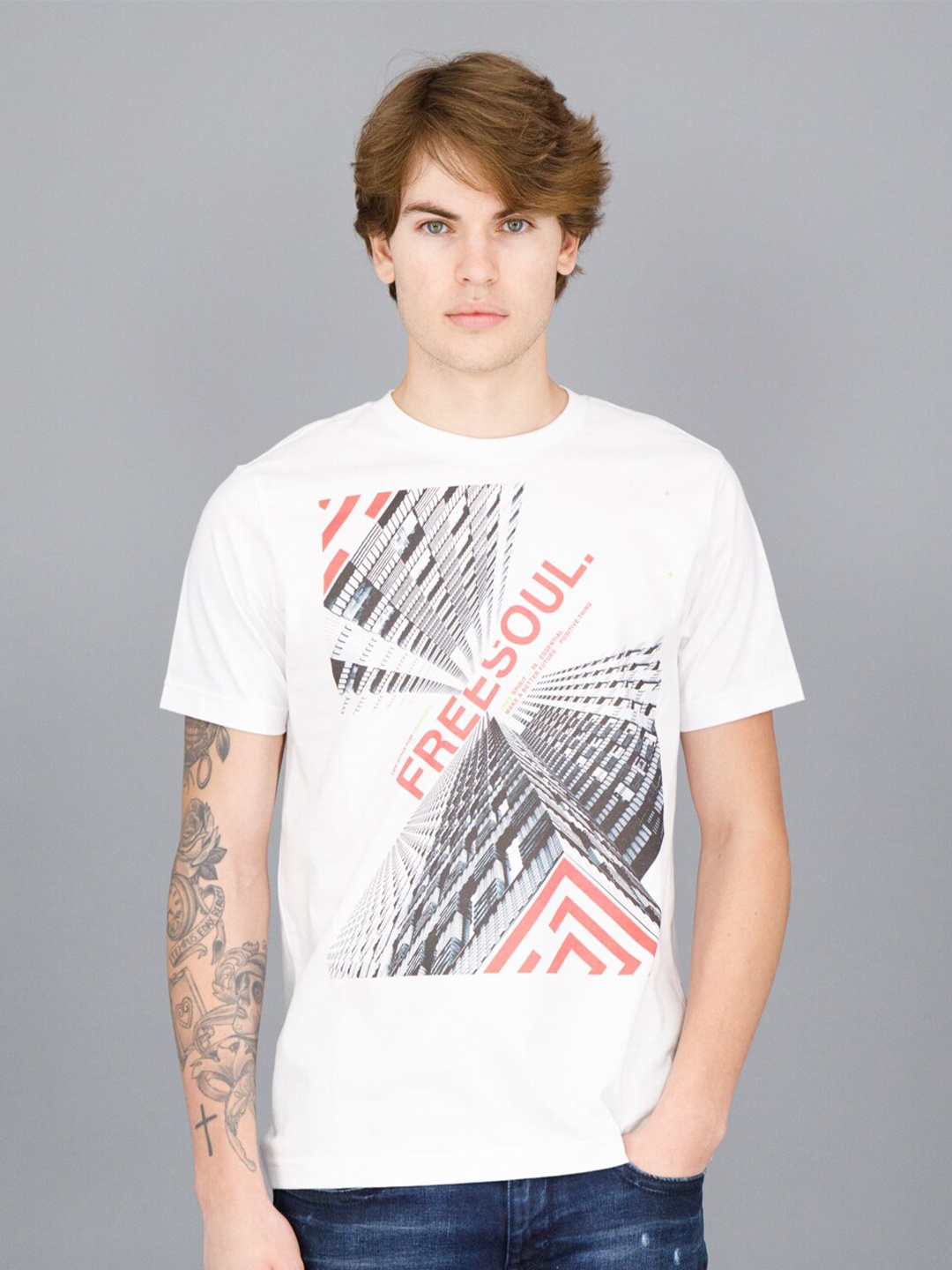 

FREESOUL Men White & Red Pure Cotton Printed T-shirt