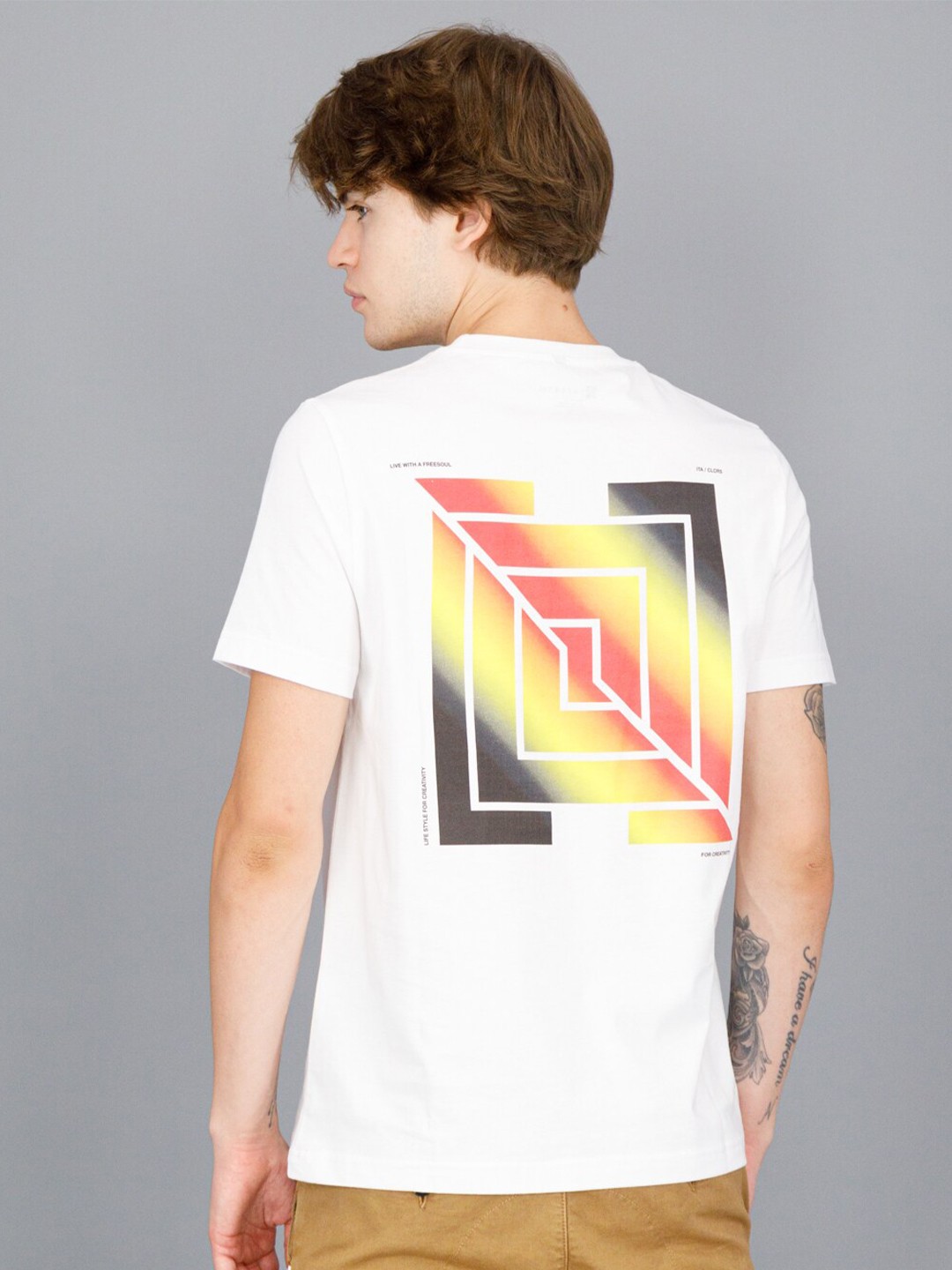

FREESOUL Men White & Black Pure Cotton T-shirt