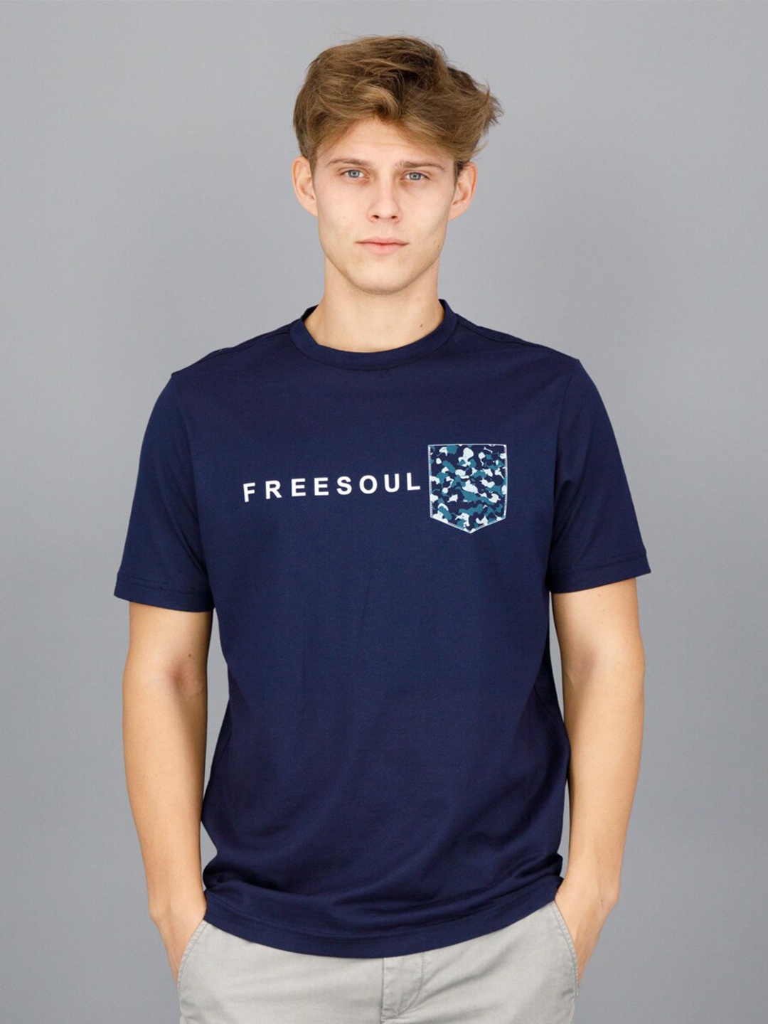 

FREESOUL Men Blue Typography Printed Cotton T-shirt