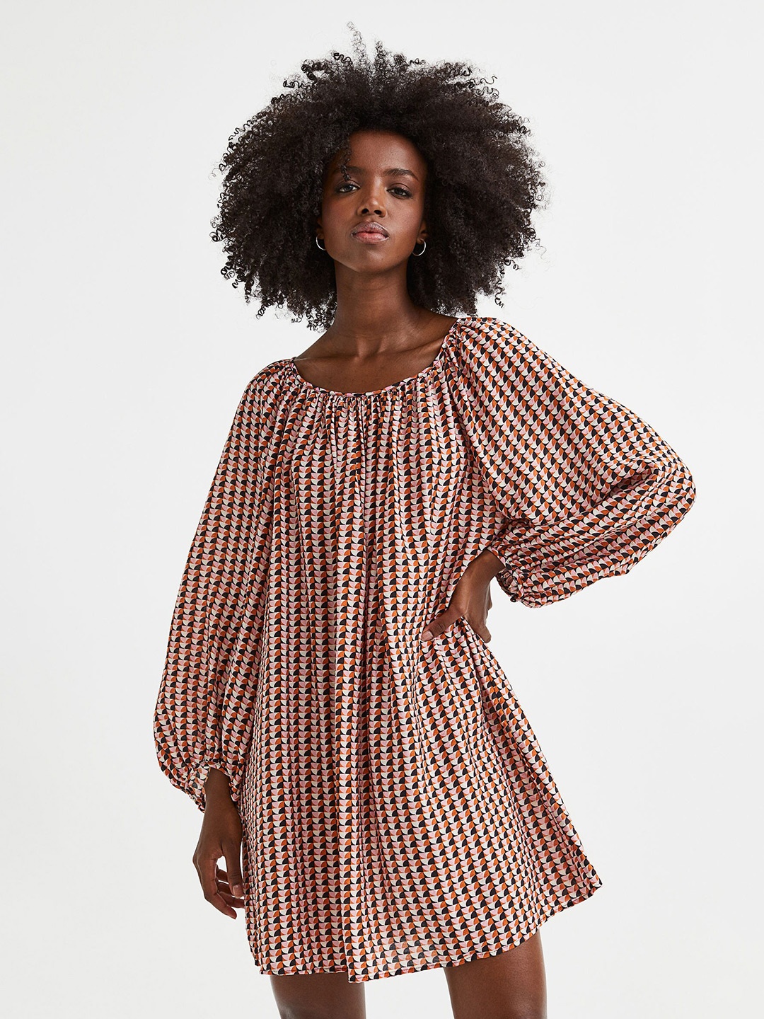

H&M Women Pink & Black Balloon-Sleeved Crepe Dress