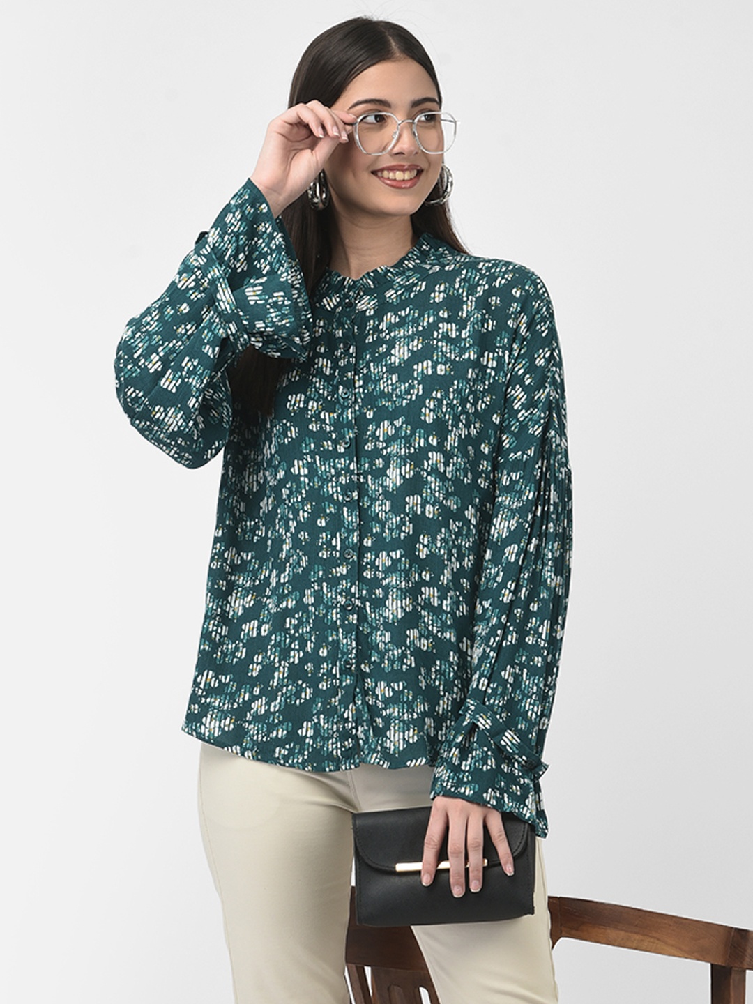 

Crimsoune Club Green Floral Print Mandarin Collar Ruffles Top