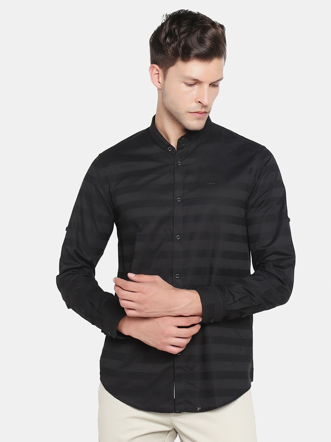 

Blackberrys Men Black Slim Fit Horizontal Striped Pure Cotton Casual Shirt