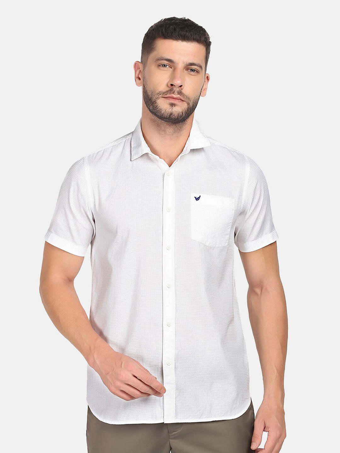 

Blackberrys Men White Slim Fit Pure Cotton Casual Shirt