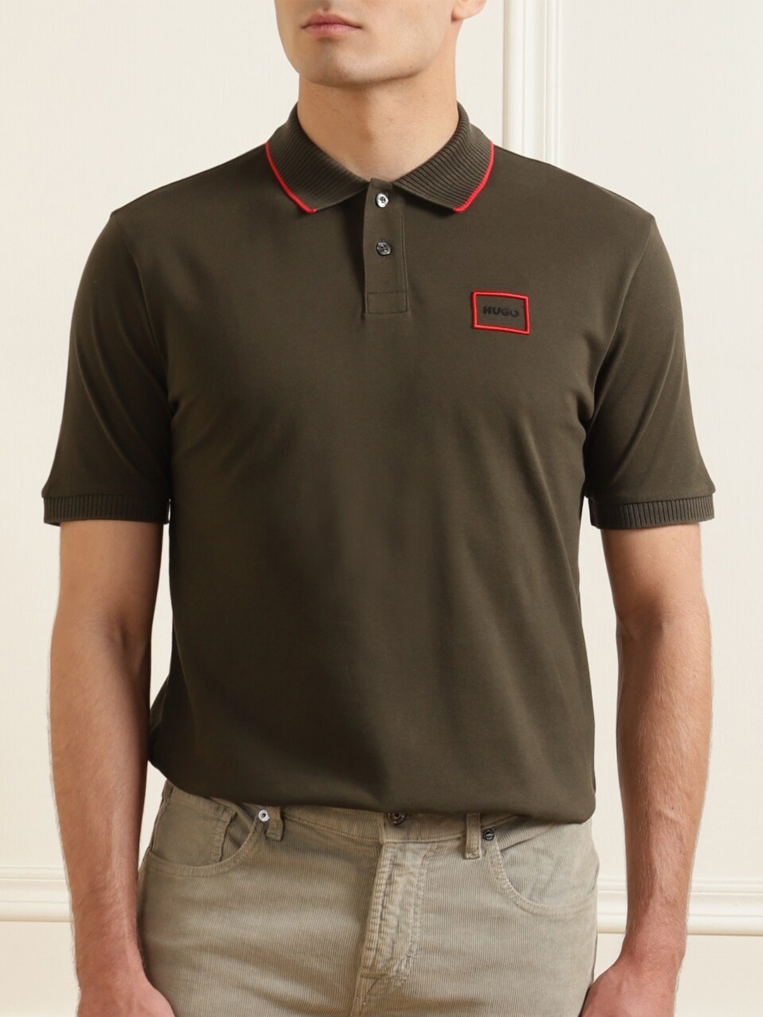 

HUGO Men Olive Green Pure Cotton Polo Collar T-shirt