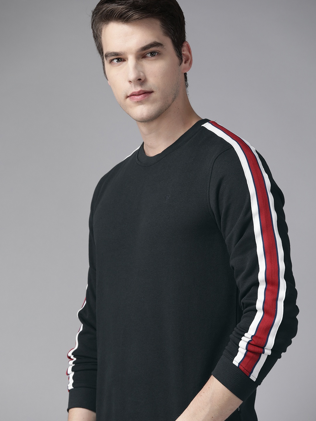 

Van Heusen Men Black Round Neck Sweatshirt
