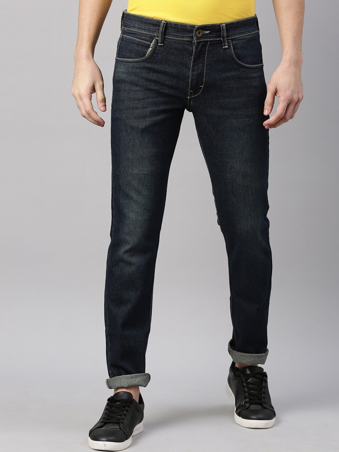 

Chennis Men Blue Slim Fit Light Fade Stretchable Jeans