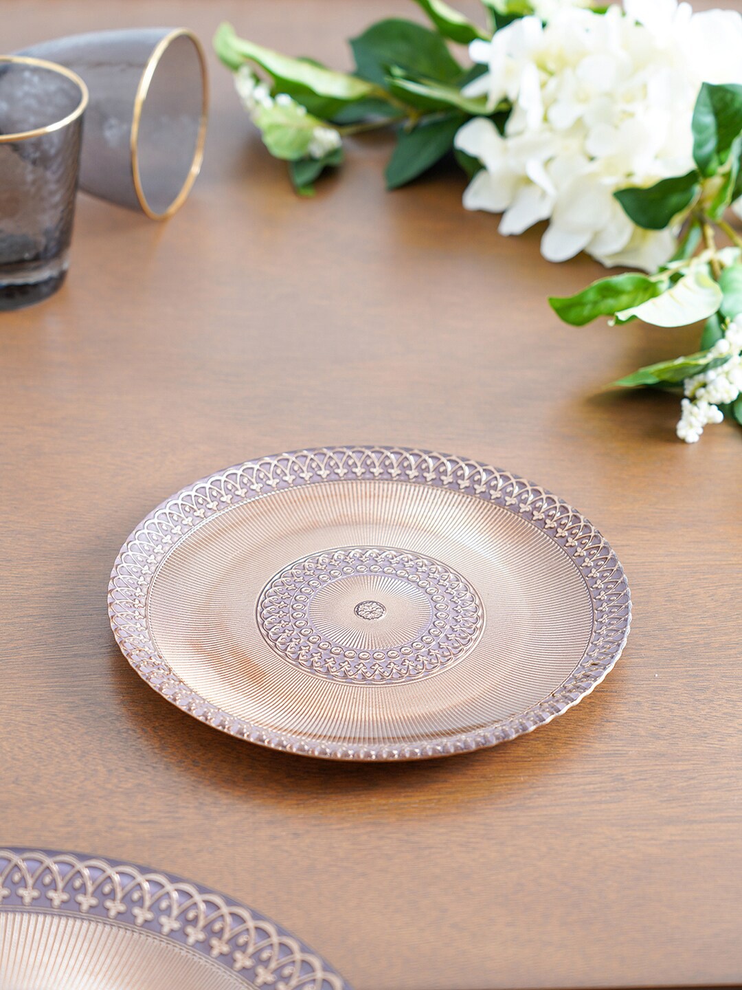 

Pure Home and Living Gold-Toned 2 Pieces Textured Dessert Plates Set