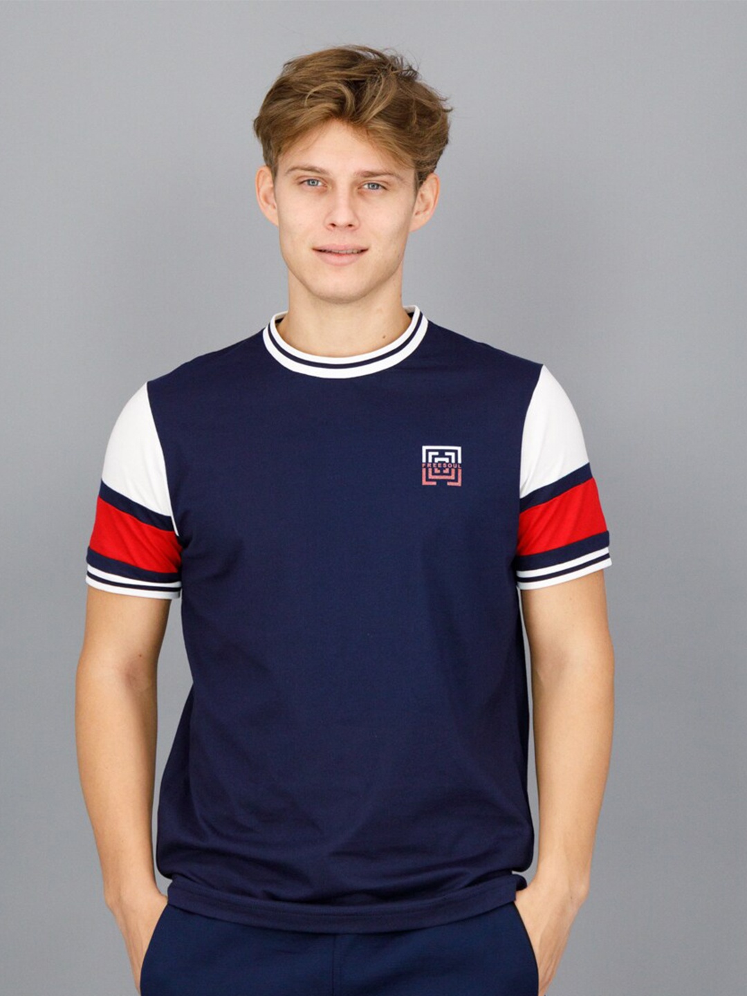 

FREESOUL Men Blue Colourblocked Applique T-shirt