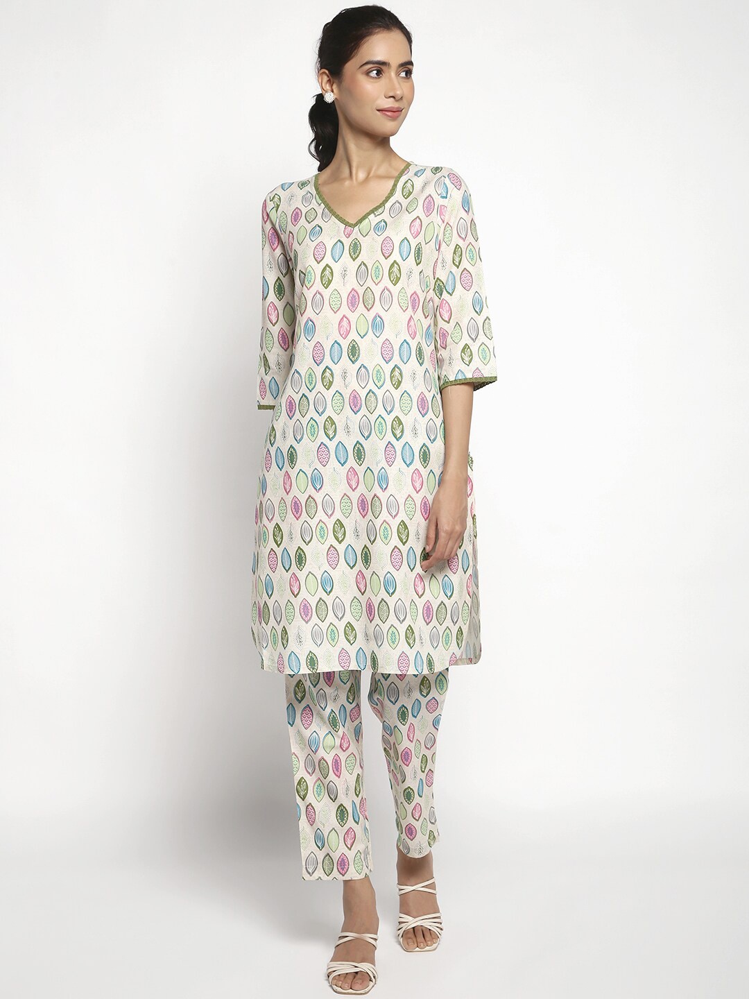 

AURELIA Women Printed V-Neck Straight Kurta with Trousers, Off white