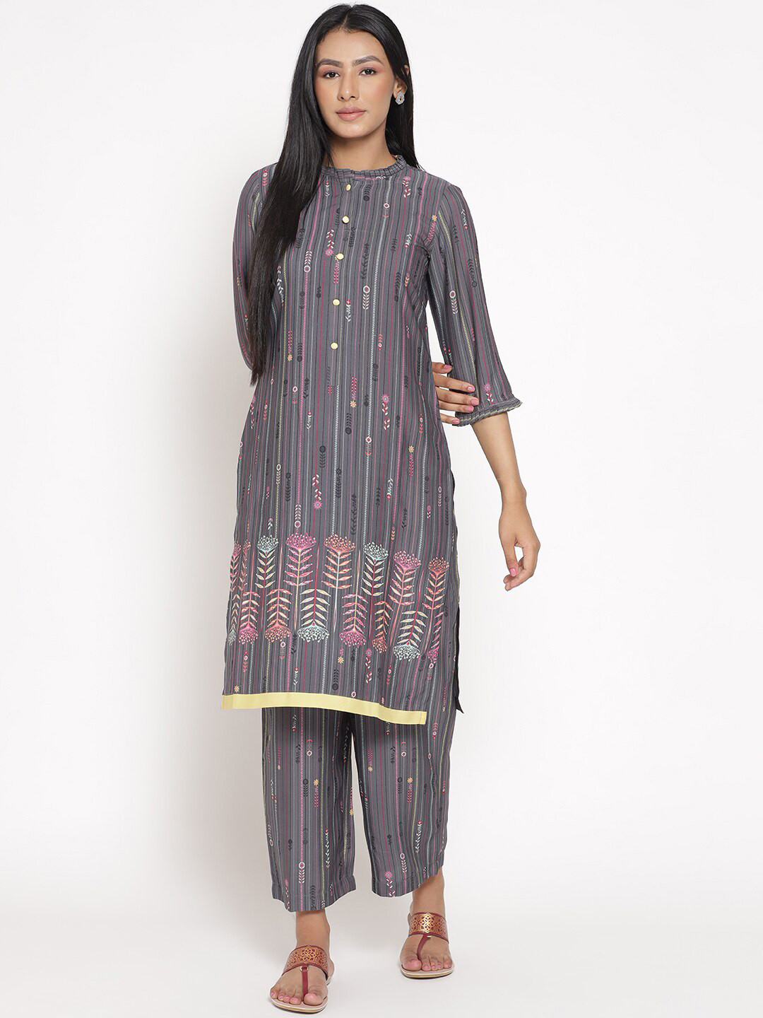 

AURELIA Women Grey Floral Printed Kurta with Palazzos