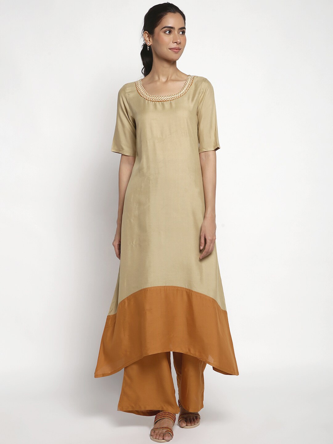 

AURELIA Women Beige Colourblocked Kurta with Palazzos