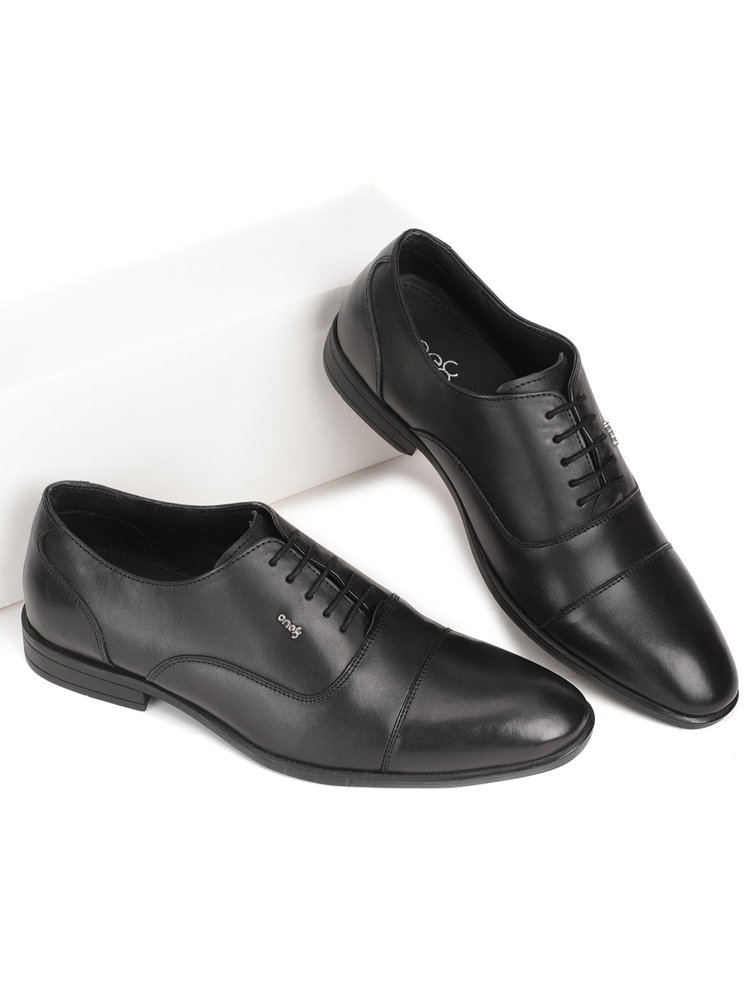 

One8 Select By Virat Kohli Men Black Leather Oxfords