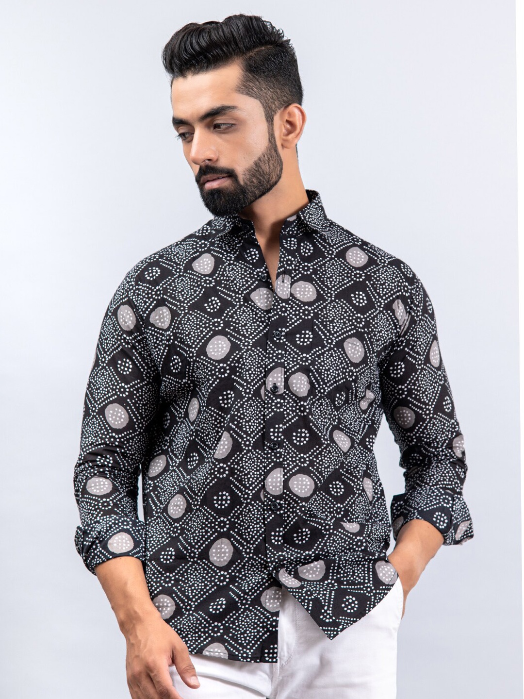

Tistabene Men Black Regular Fit Printed Cotton Casual Shirt