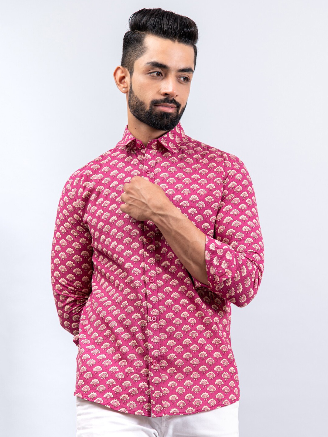 

Tistabene Men Pink Regular Fit Floral Printed Cotton Casual Shirt