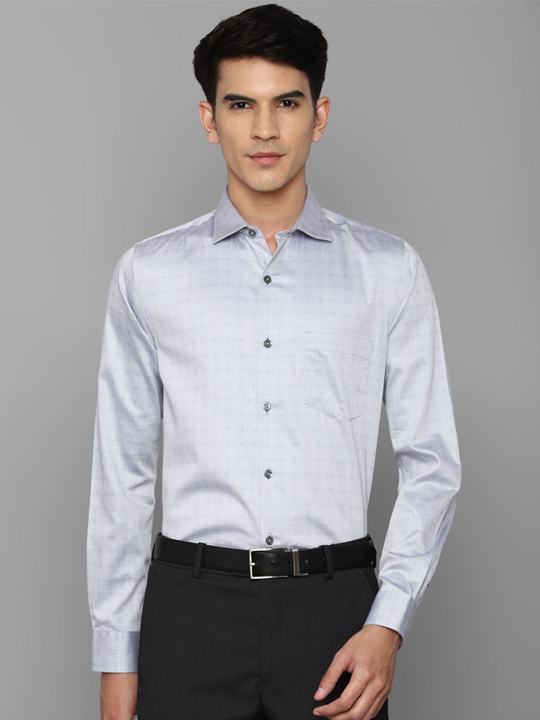 

Allen Solly Men White Slim Fit Checked Pure Cotton Formal Shirt