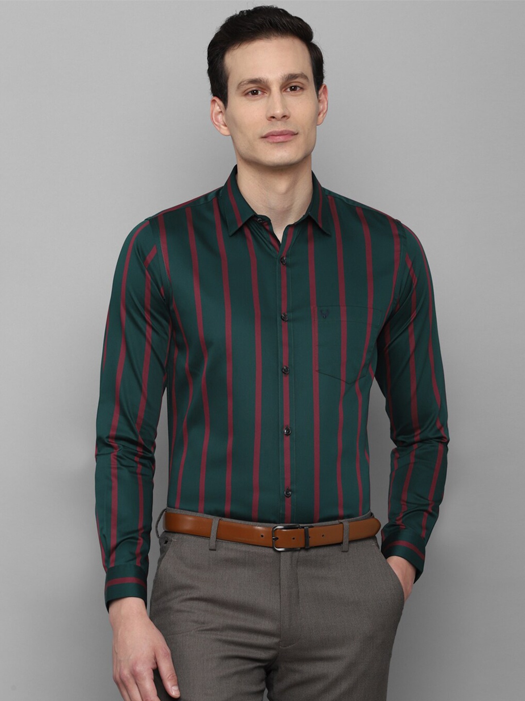 

Allen Solly Men Green & Red Slim Fit Striped Pure Cotton Formal Shirt