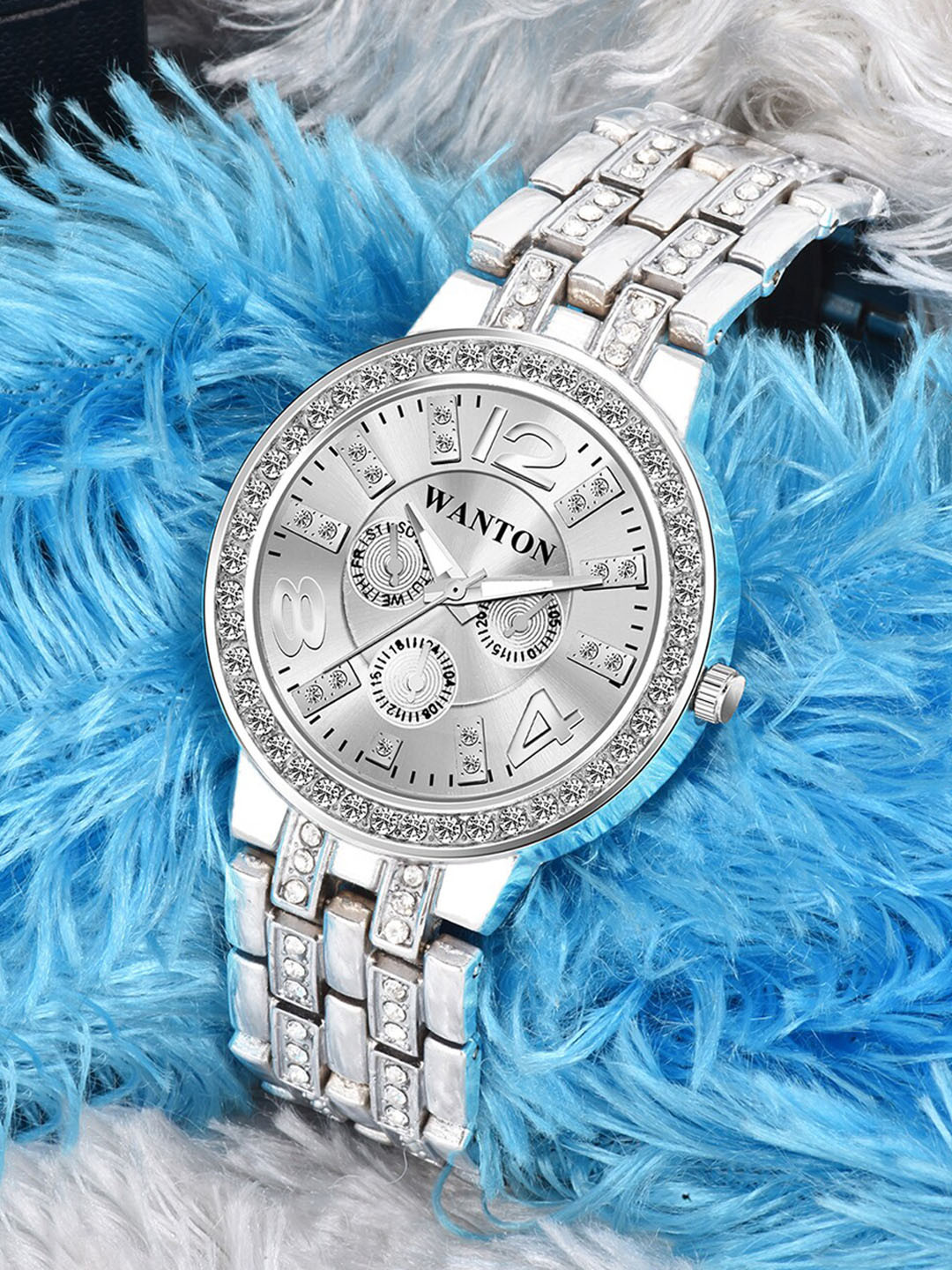 

WANTON Women Embellished Dial & Embellished Straps Analogue Watch GENEVA CHRONO SILVER