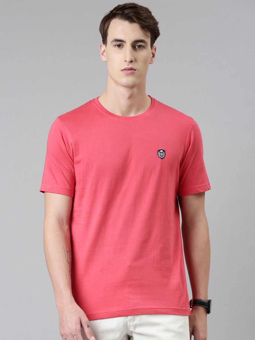 

Chennis Men Pink Cotton Slim Fit T-shirt