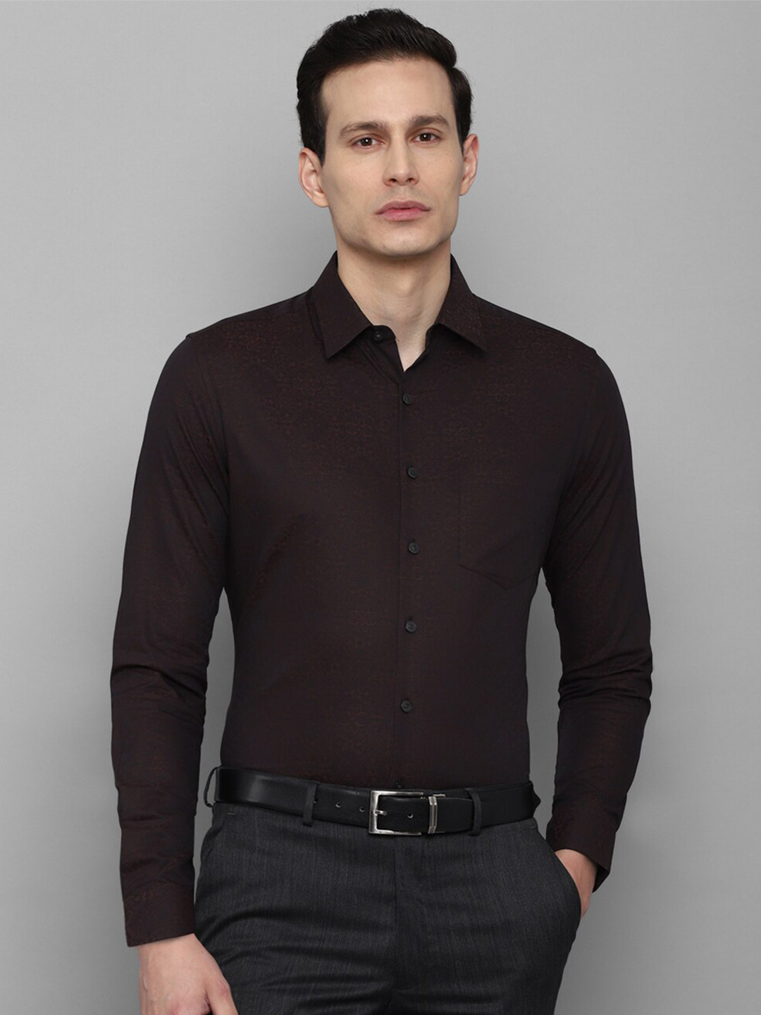 

Louis Philippe Men Black Slim Fit Floral Printed Cotton Formal Shirt