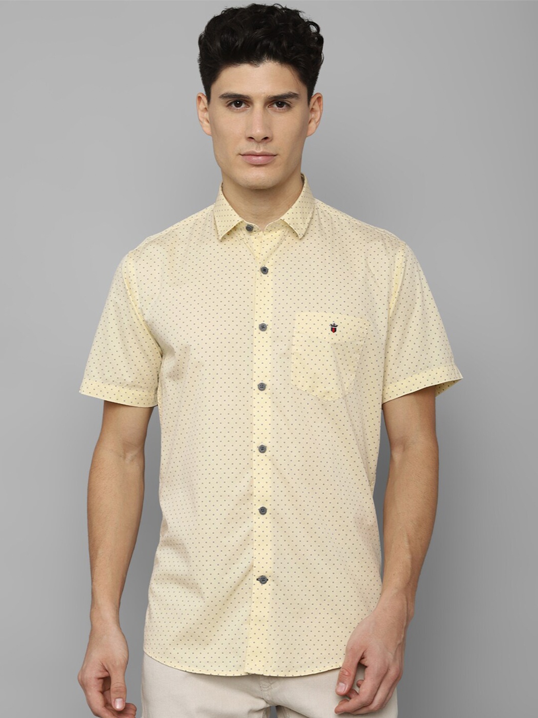 

Louis Philippe Sport Men Yellow Slim Fit Printed Pure Cotton Casual Shirt