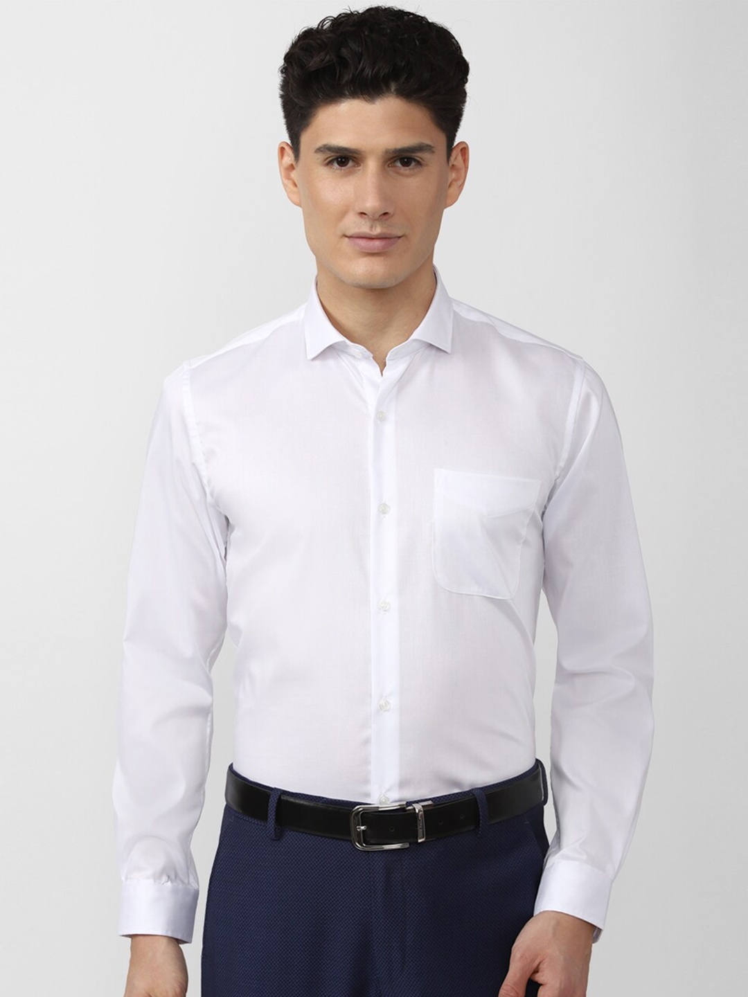 

Peter England Men White Slim Fit Solid Cotton Formal Shirt