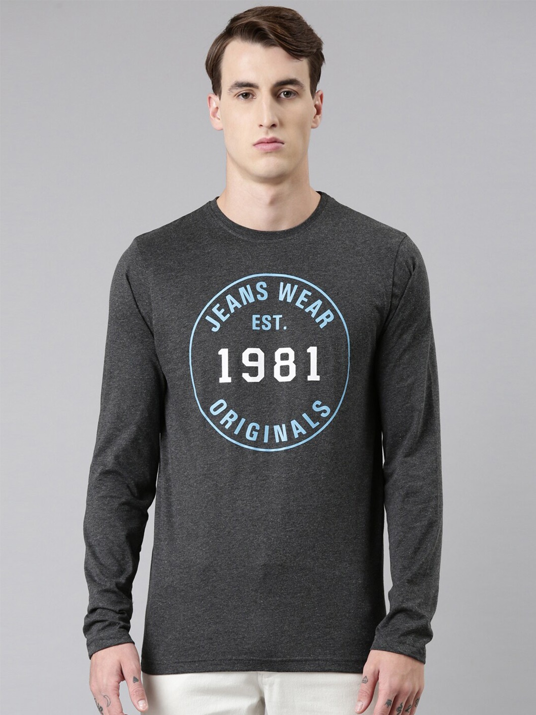 

Chennis Men Grey Melange Pure Cotton Printed Slim Fit T-shirt