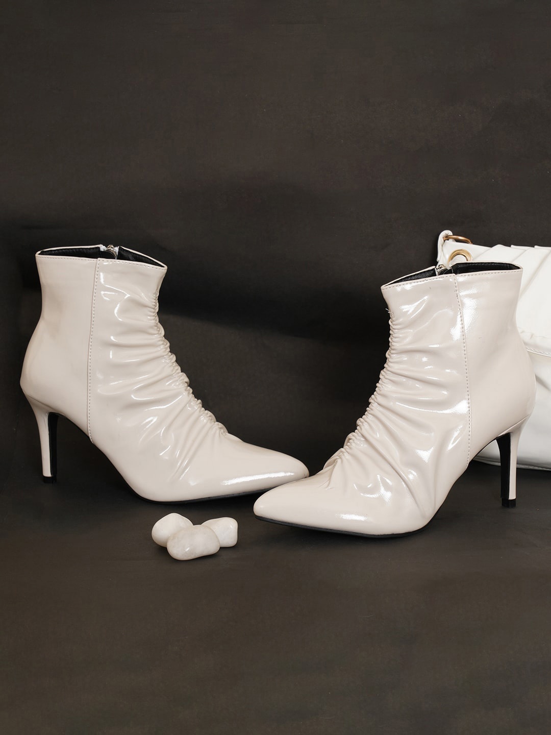 

SHUZ TOUCH Off-White Solid Pencil Slouchy Boots