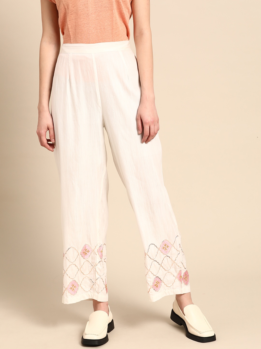 

Sangria Women White & Pink Floral Printed Flared Ethnic Palazzos