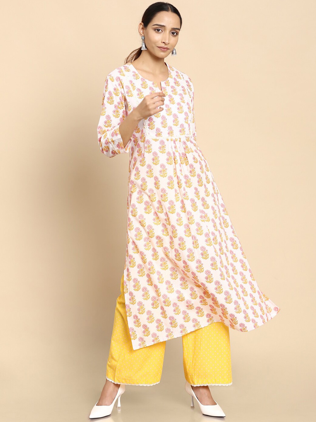 

Soch Women Off White Floral Printed Pleated Pure Cotton Kurta with Trousers