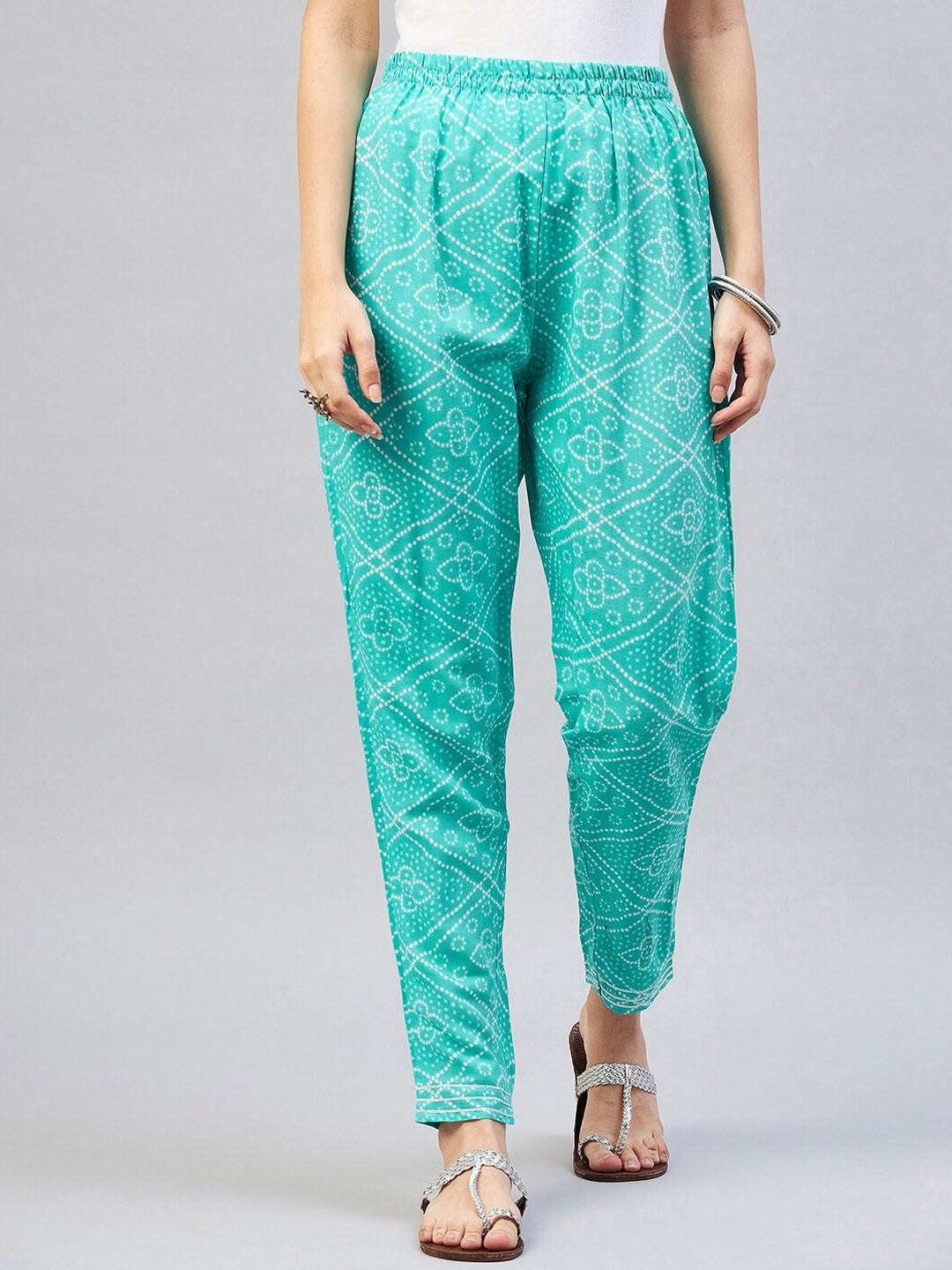 

InWeave Women Blue Ethnic Motifs Printed Relaxed Cotton Pleated Trousers