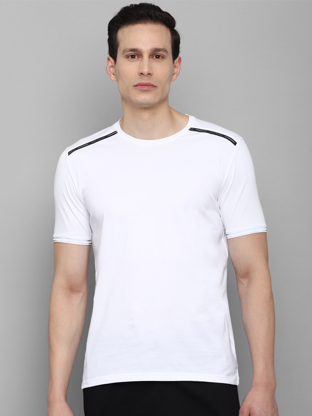 

Louis Philippe ATHPLAY Men White Solid Nylon Regular Fit T-shirt