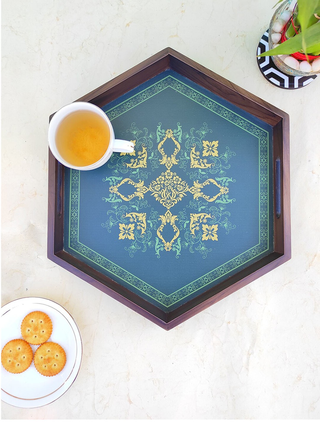 

CRAYTON Blue Printed Wooden Hexagon Tray