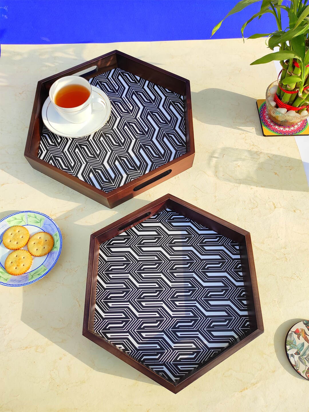 

CRAYTON Set of 2 Black & Brown Printed Hexagon Wooden Tray