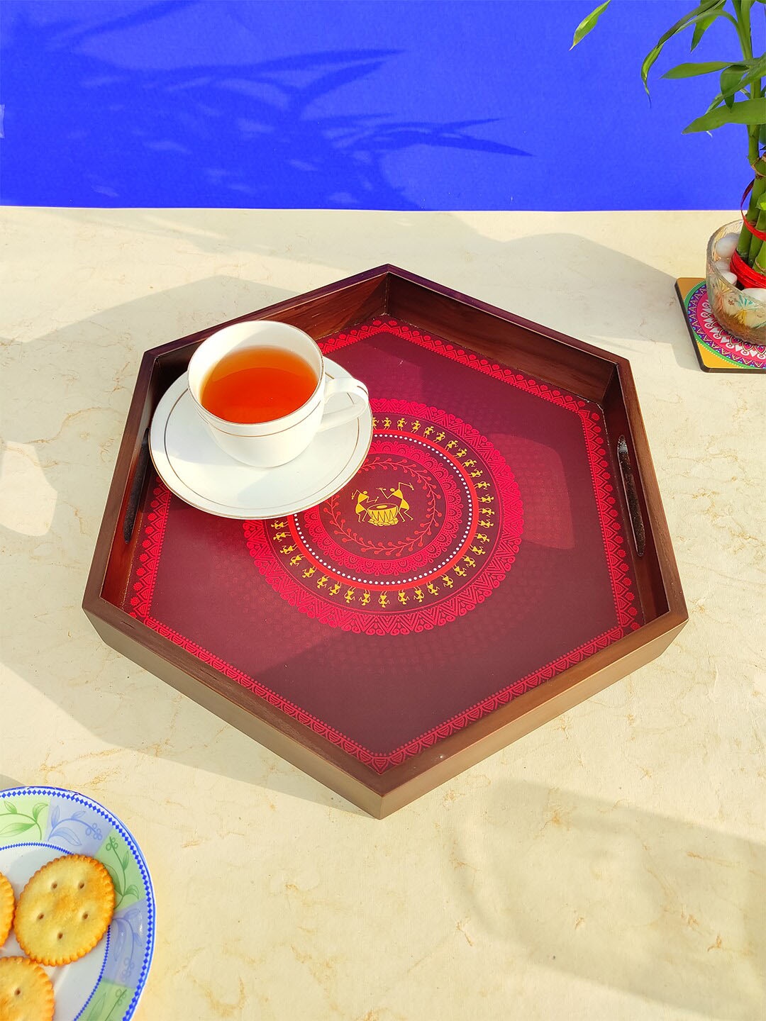 

CRAYTON Red Printed Wooden Hexagon Tray