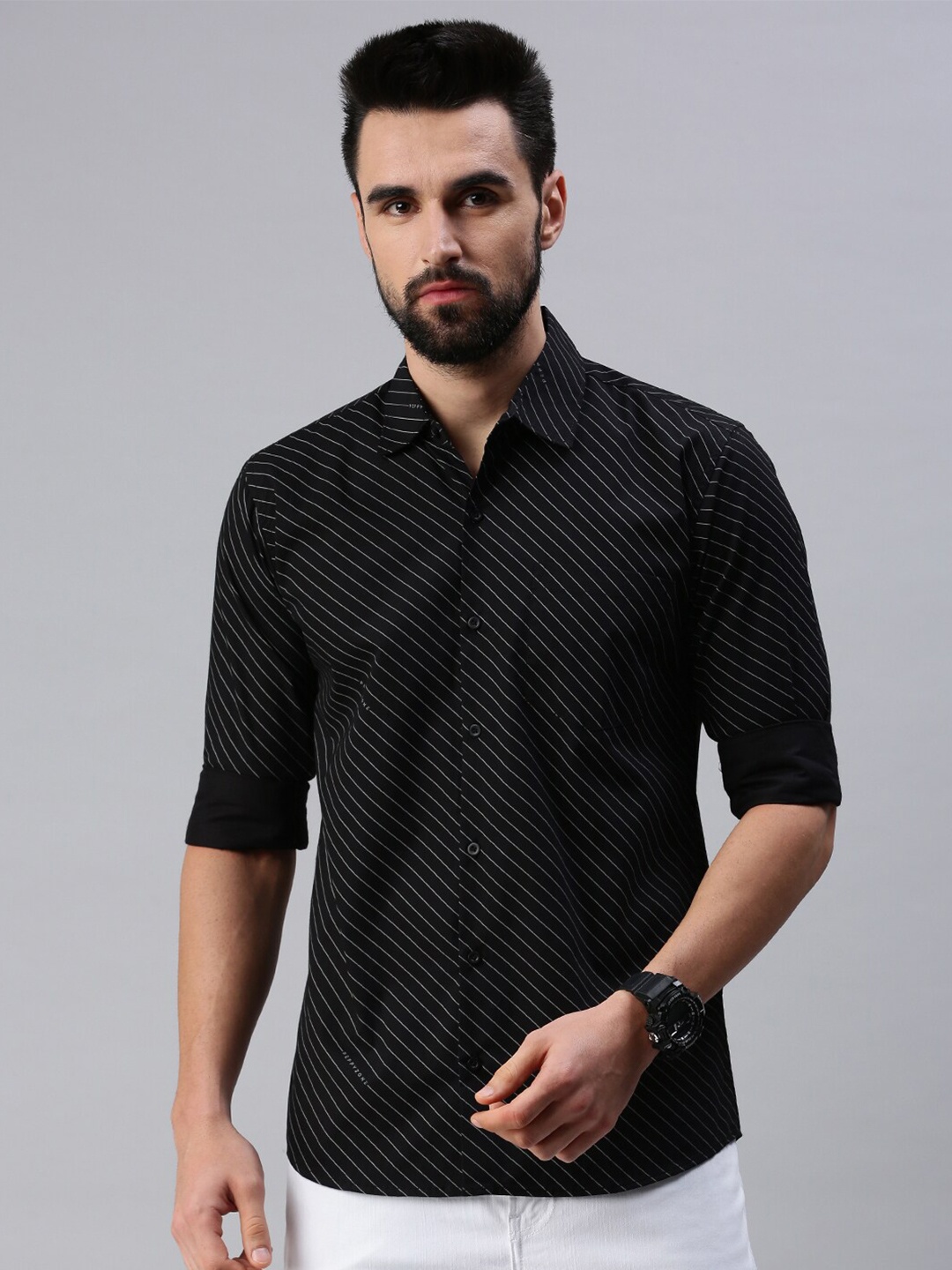 

PEPPYZONE Men Black Standard Regular Fit Pinstripes Cotton Casual Shirt