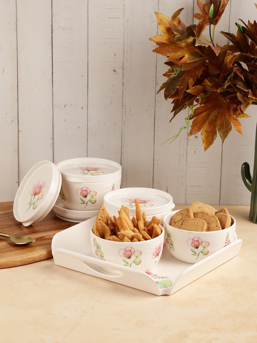 

Servewell Set of 4 White & Pink Floral Print Airtight Serving Bowl with Tray