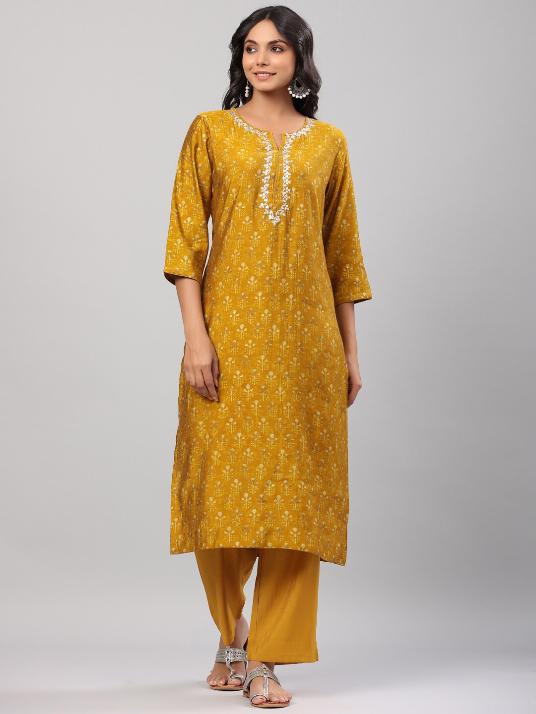 

Do Dhaage Women Floral Printed Kurta with Trousers, Yellow