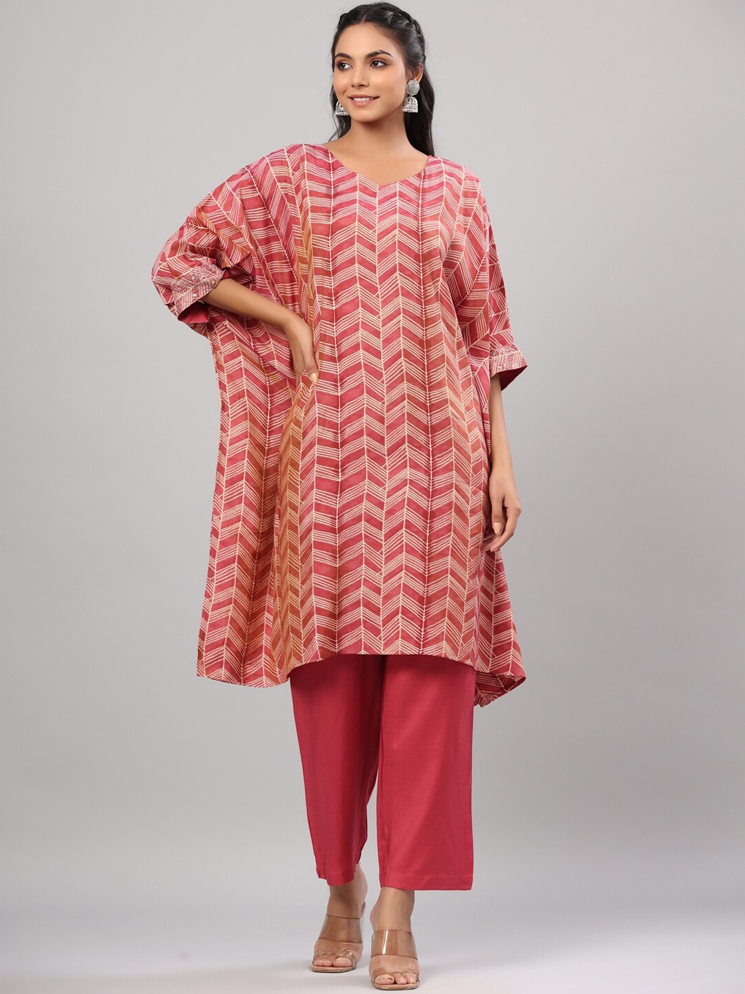 

Do Dhaage Women Printed Kaftan Kurta with Trousers, Pink