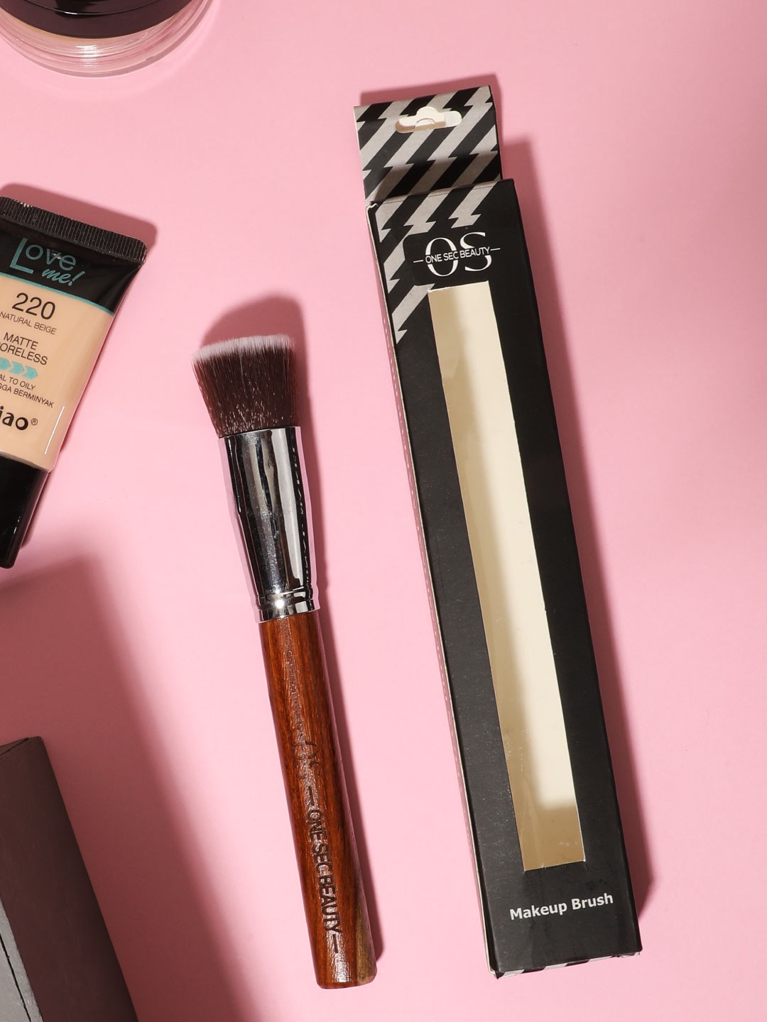 

One Sec Beauty Flat Top Foundation Kabuki Brush With Wood Handle, Brown