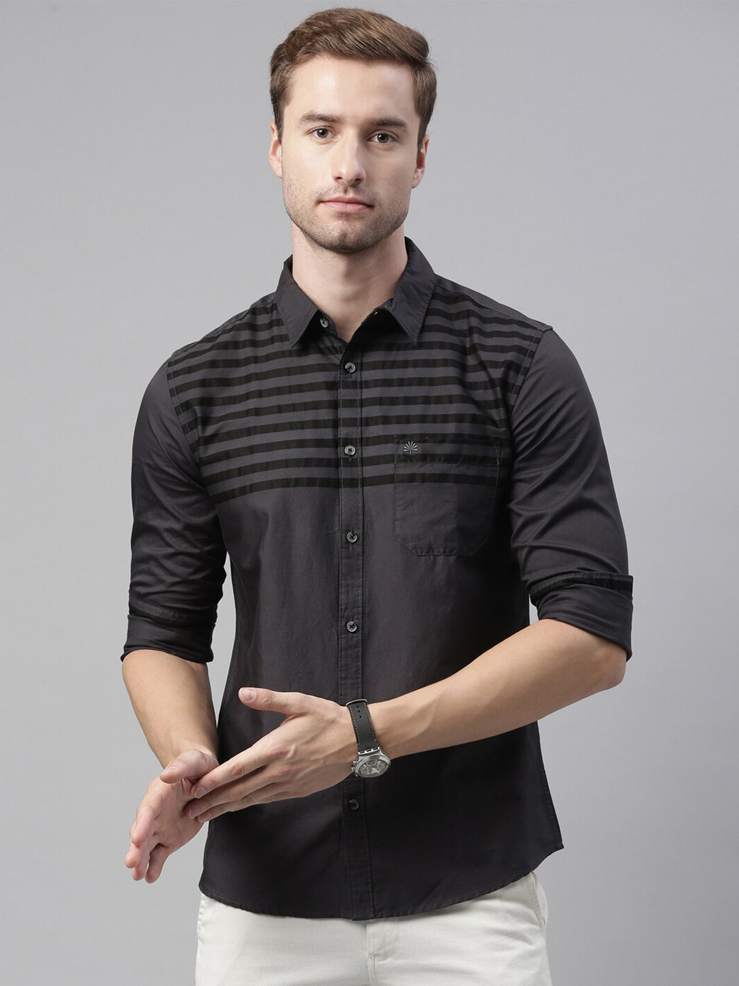 

Chennis Men Grey Slim Fit Horizontal Striped Casual Shirt