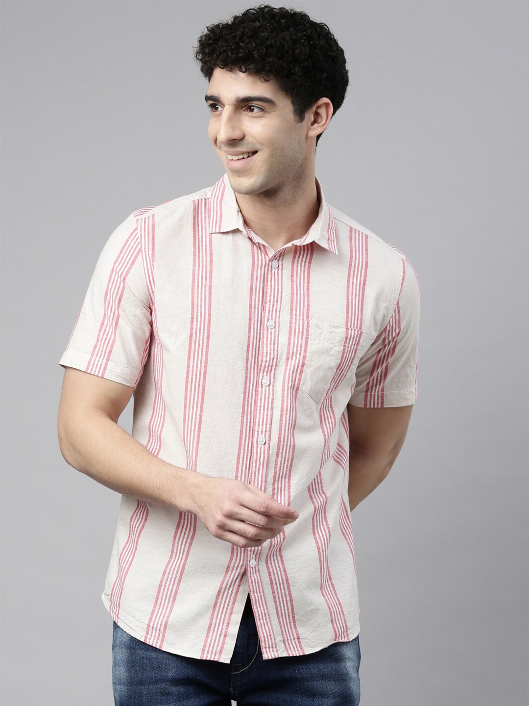 

Chennis Men Red Slim Fit Striped Casual Shirt