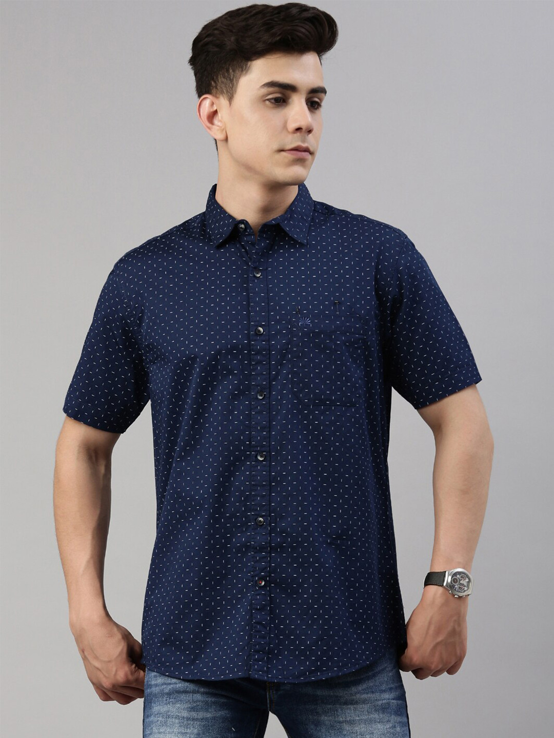

Chennis Men Navy Blue Slim Fit Printed Casual Shirt