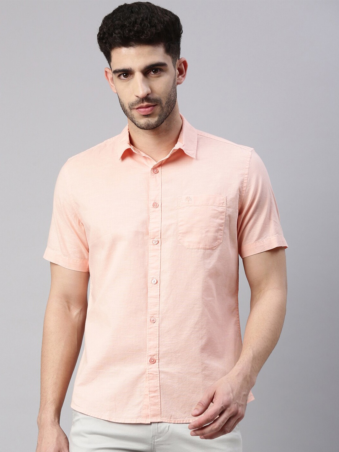 

Chennis Men Peach-Coloured Slim Fit Casual Shirt