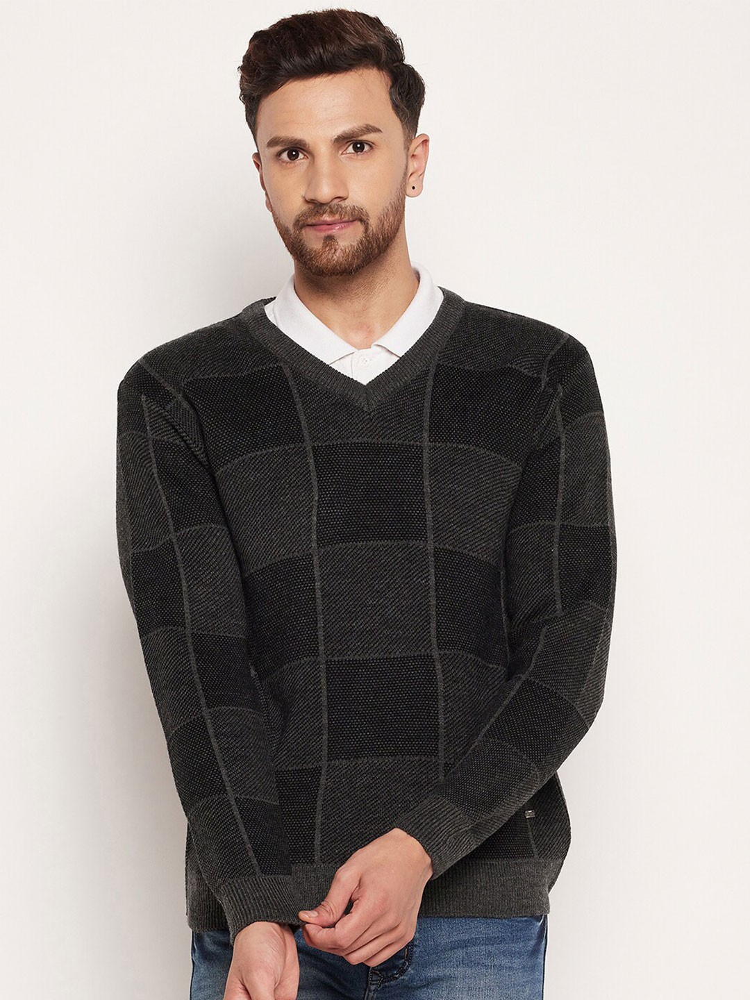

Duke Men Grey & Black Checked Pullover