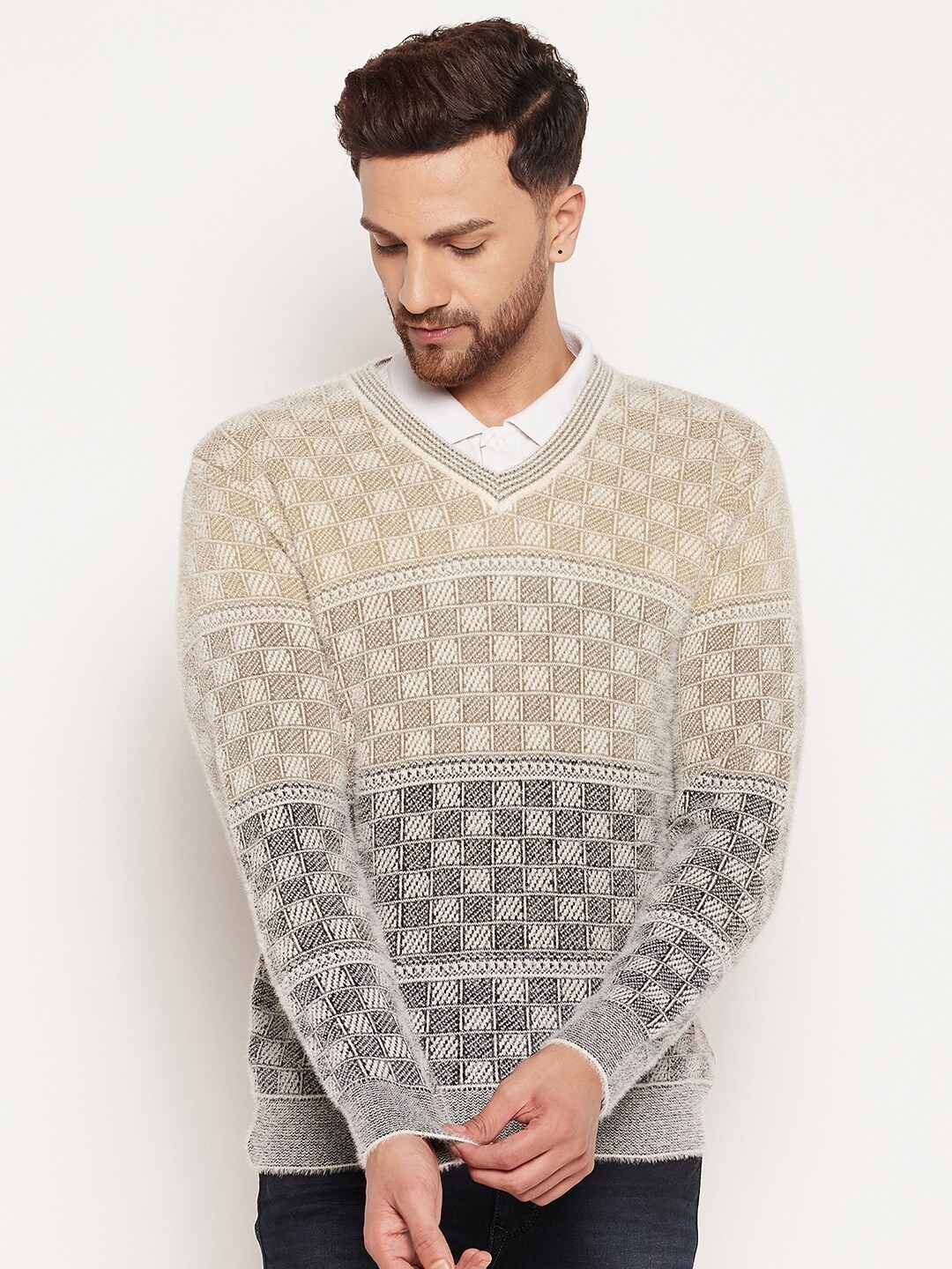

Duke Men Beige & Grey Checked Pullover