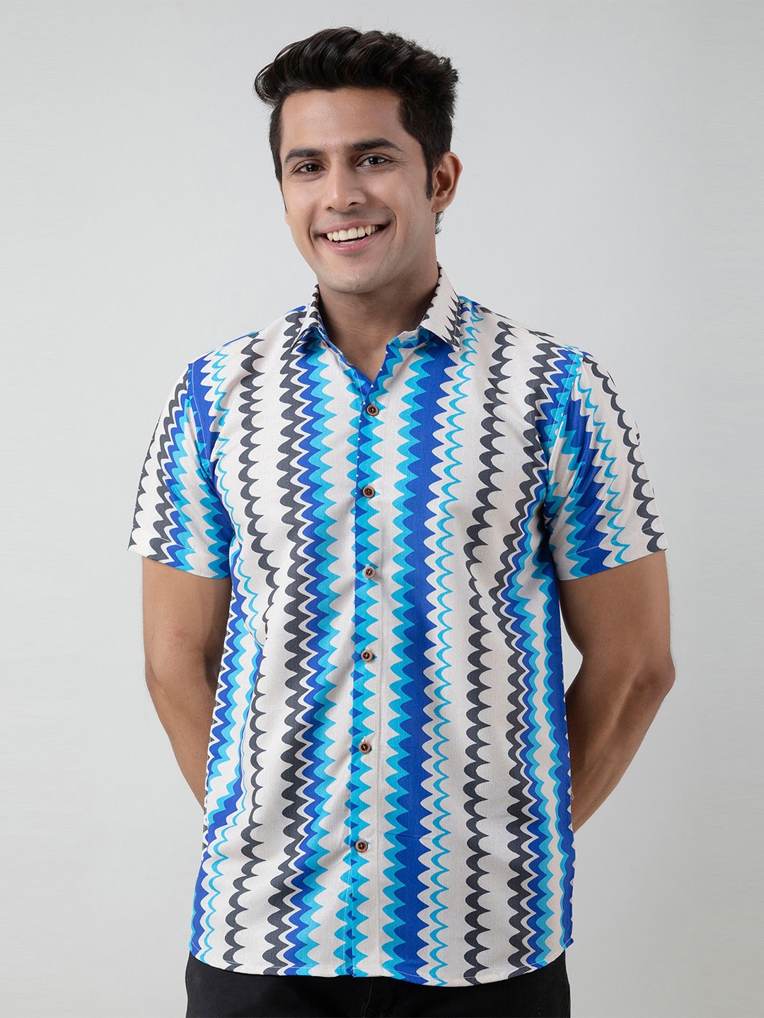 

Firangi Yarn Men Blue Printed Casual Shirt