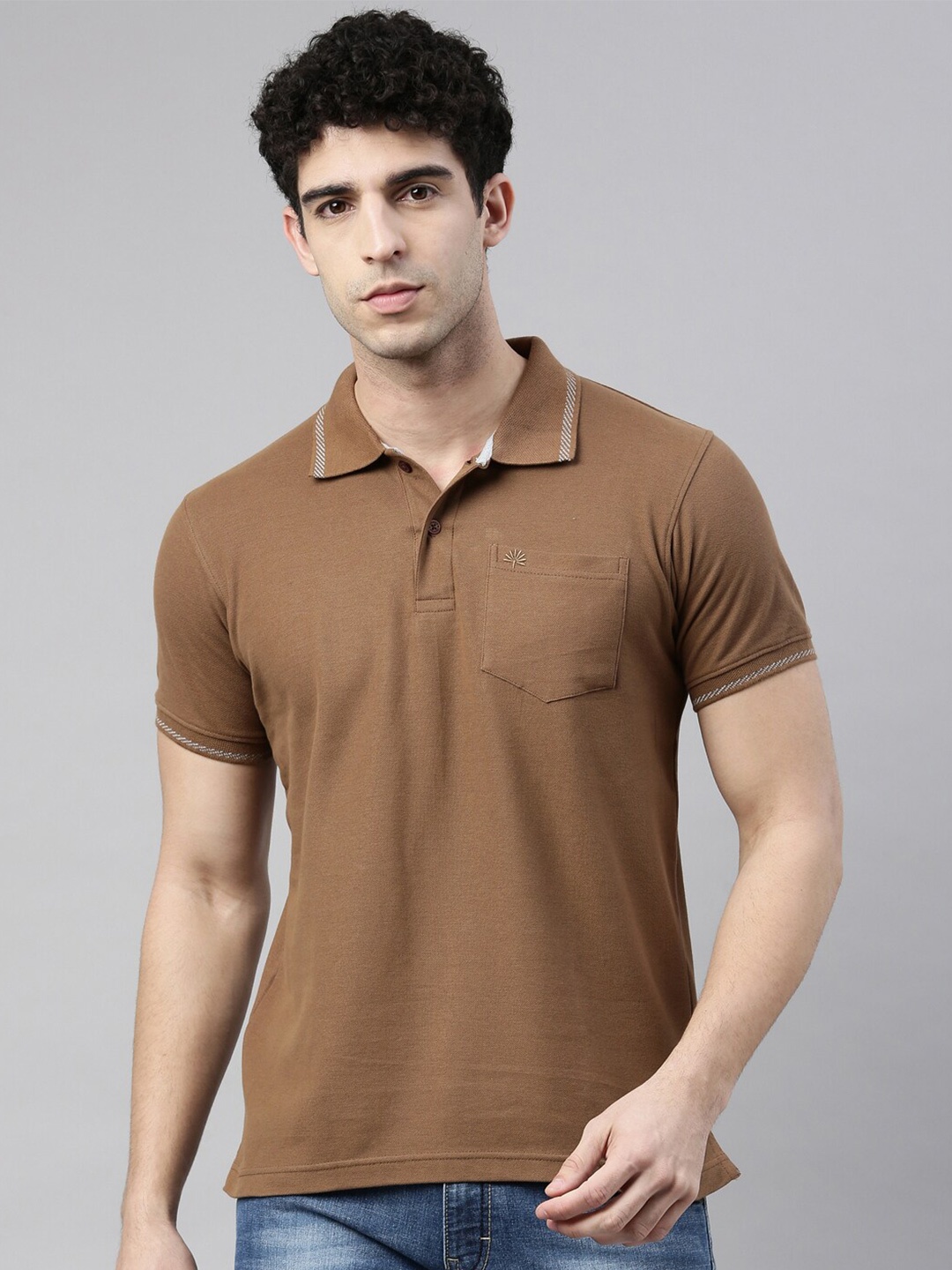 

Chennis Men Polo Collar Slim Fit T-shirt, Brown