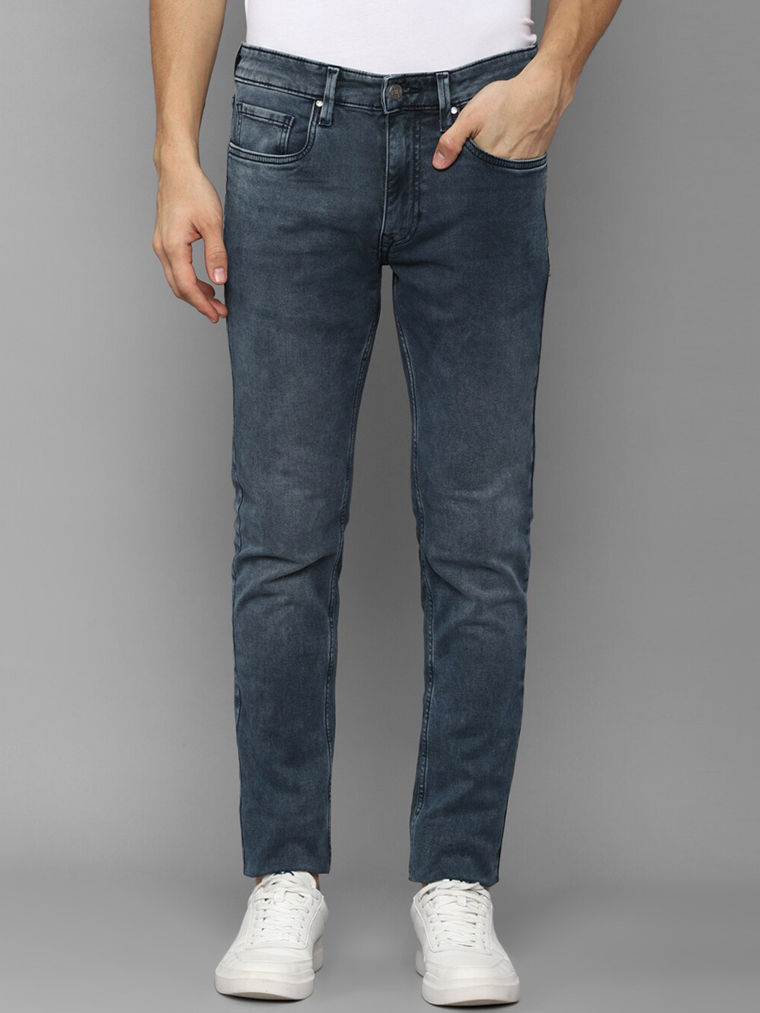 

Louis Philippe Jeans Men Blue Light Fade Jeans